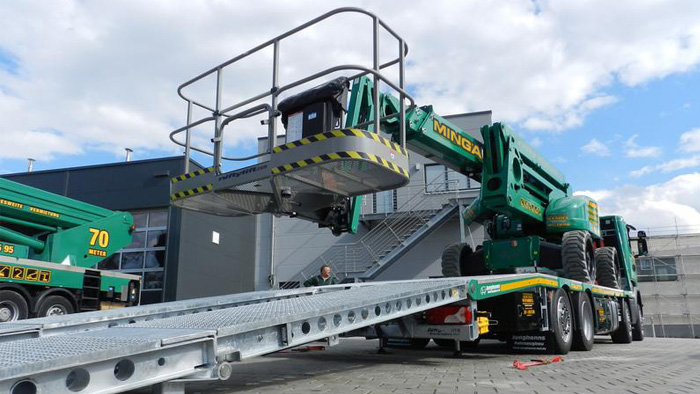 Gelenkteleskop Arbeitsbühne von Arbeitsbühnen Stabel